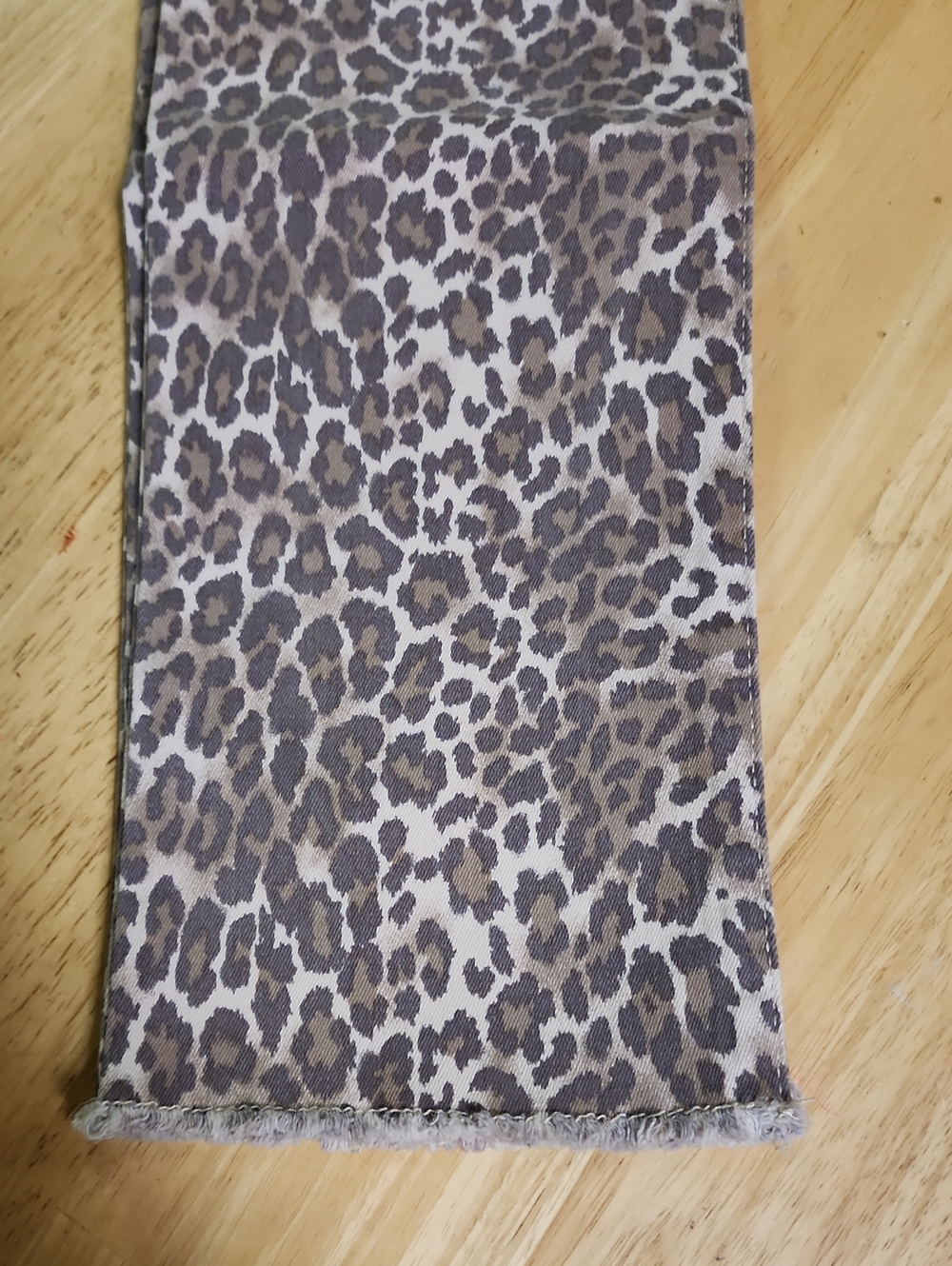 The Children's Place Girls Leopard Print Distressed Skinny Jeans Size 16 NWOT - Picture 4 of 9